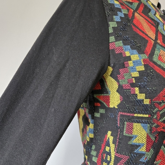 QED LONDON Lightweight Geometric Pattern Jacket. Size Medium - Picture 4 of 13